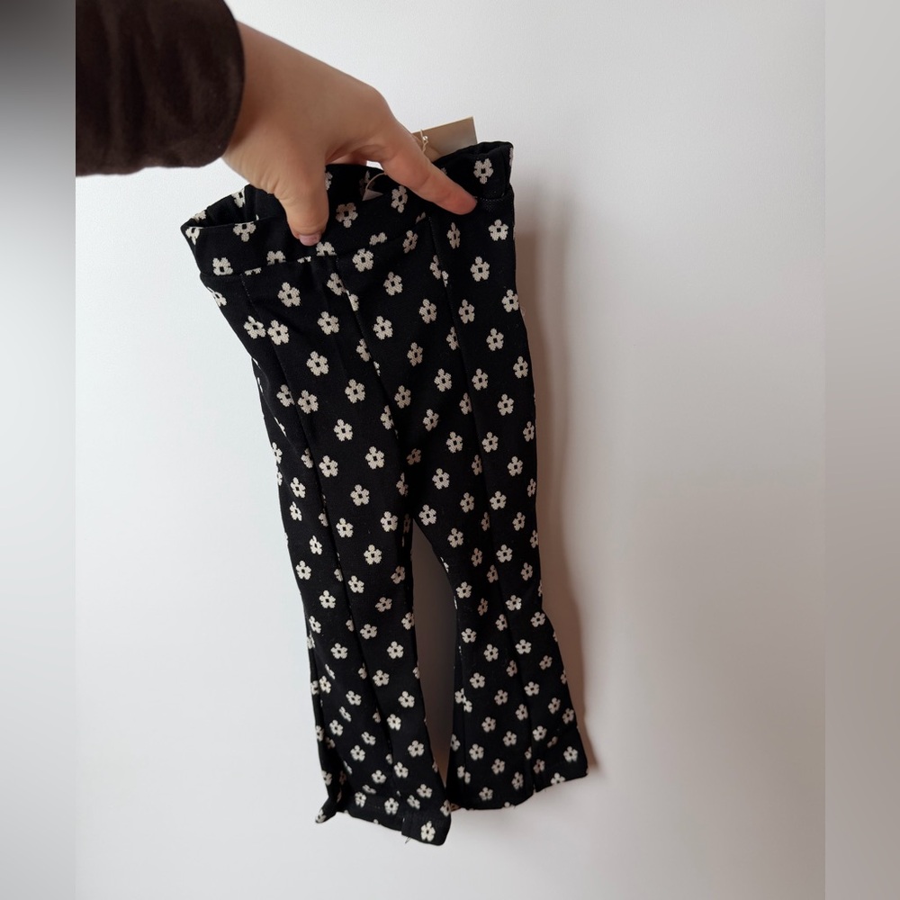 Zara Black and White Floral Leggings
